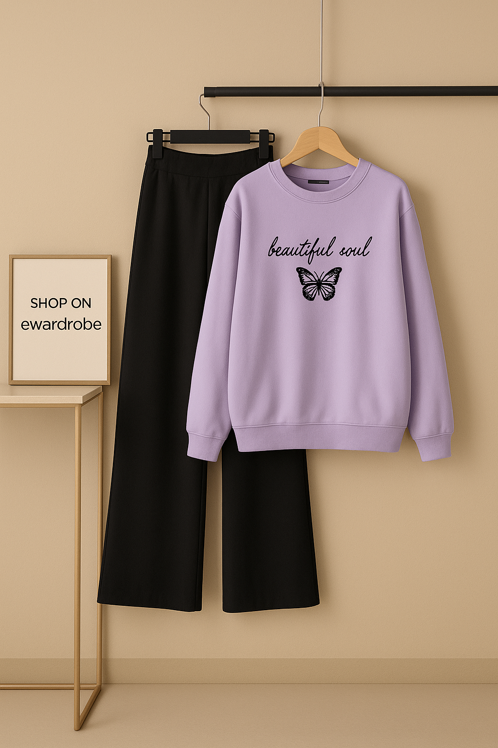 BEAUTIFUL SOUL BUTTERFLY LILAC SWEATSHIRT WITH BLACK FLAPPER