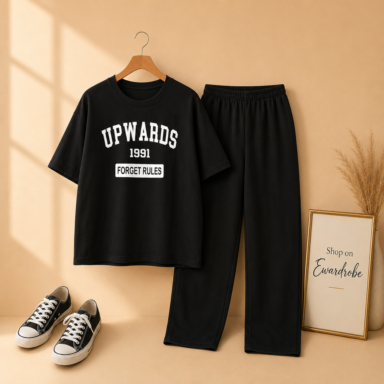 BLACK TSHIRT UPWARDS WITH BLACK FLAPPER TROUSER
