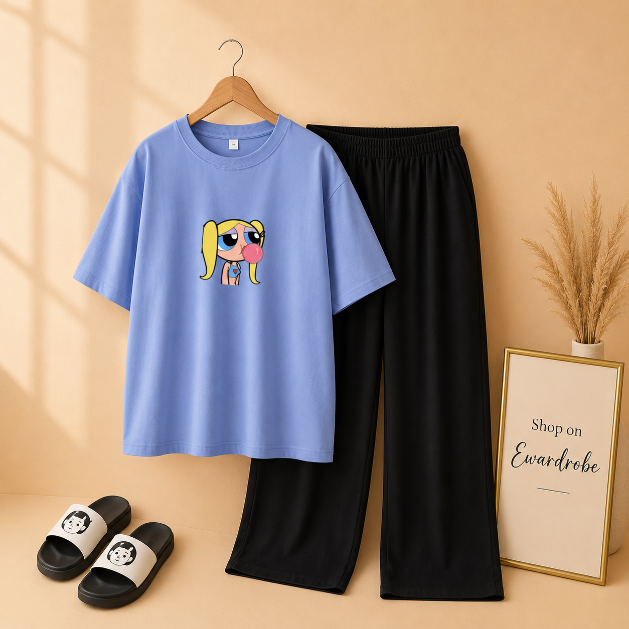 SKY BLUE TSHIRT BUBBLES WITH BLACK FLAPPER
