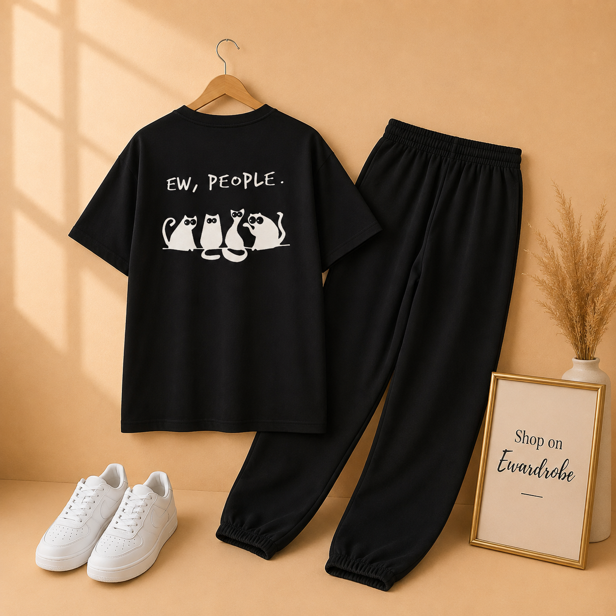 BLACK TEE EWW PEOPLE CATS WITH TROUSER