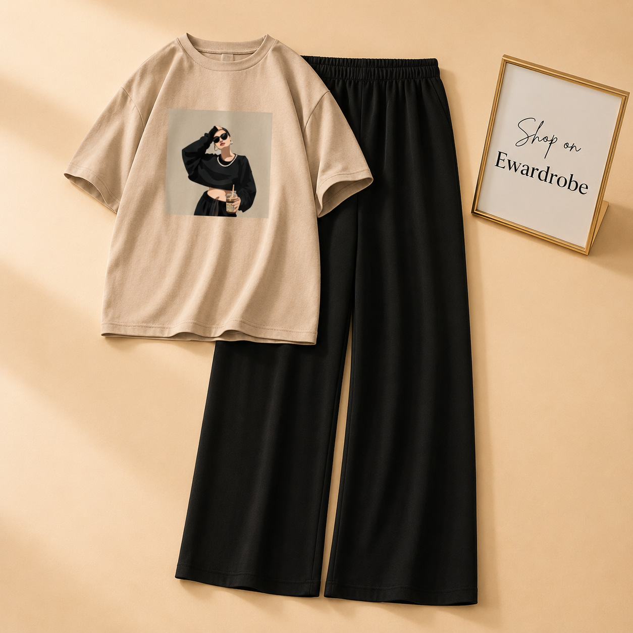 NECKLACE GIRL BEIGE TSHIRT WITH BLACK FLAPPER
