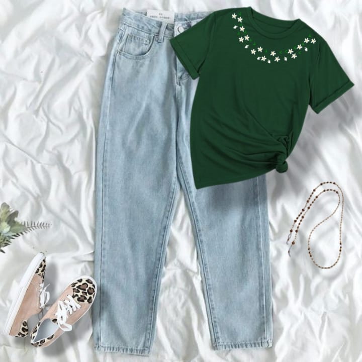 NECK FLOWER BOTTLE GREEN TSHIRT WITH ICE BLUE MOM JEANS