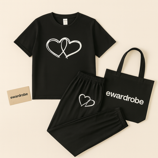 BLACK TSHIRT HEART IN HEART WITH BLACK TROUSER HEART IN HEART POCKET
